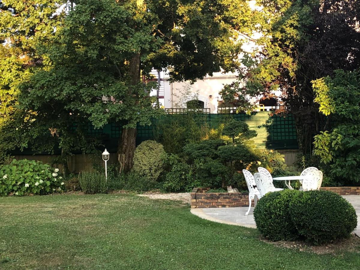 Le Jardin De Fresnes Bed & Breakfast Exterior photo